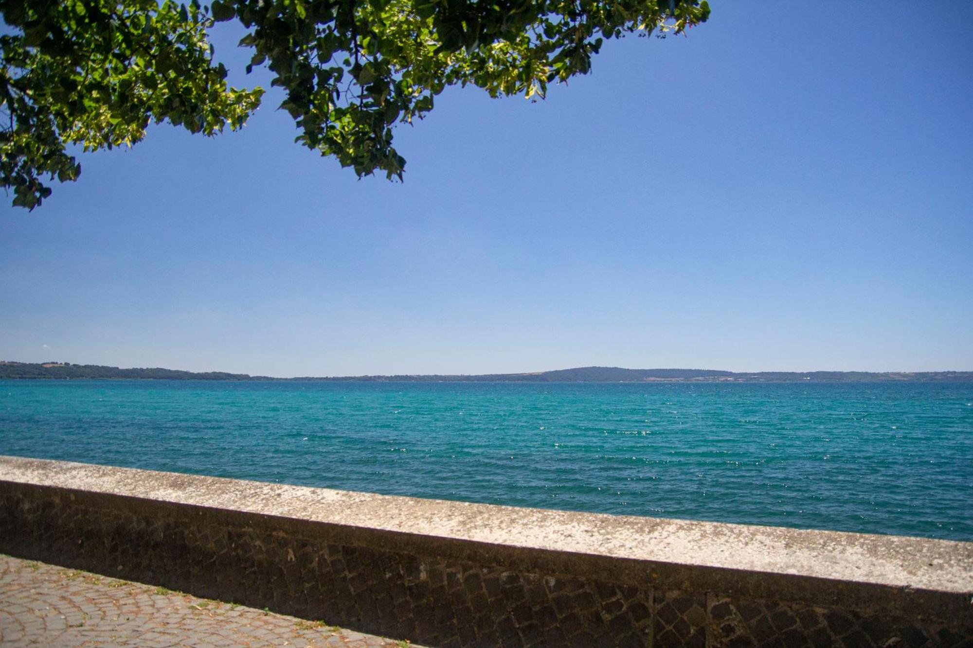 Apartamento Finestra Sul Borgo Trevignano Romano Exterior foto